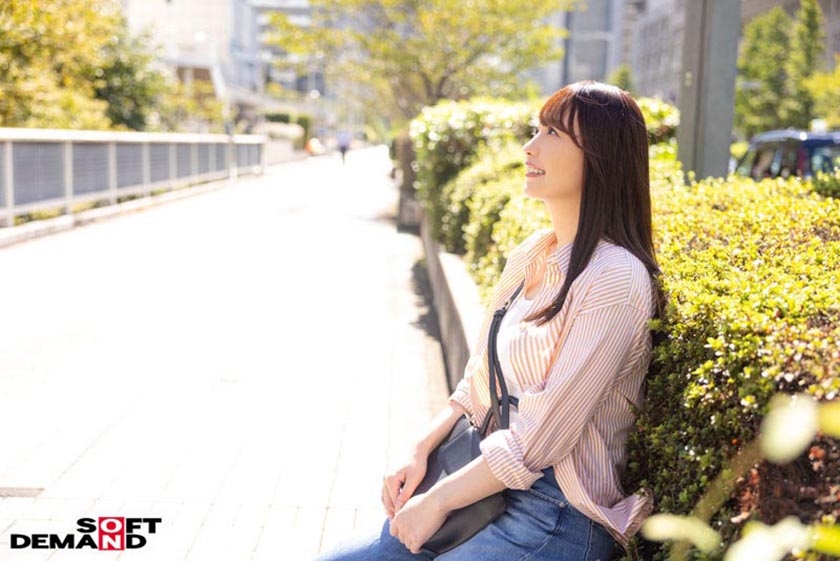 チャキチャキ明るい奥さんはママ友グループのムードメーカー 宮多里奈 29歳 AV DEBUT  パッケージ