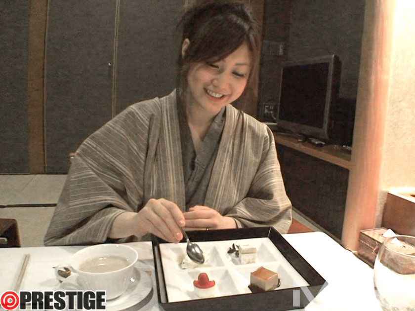 人妻不倫温泉 05  パッケージ