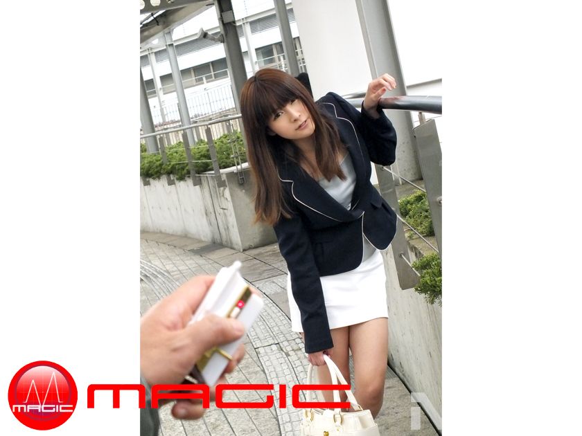 旦那が出張中に不倫を繰り返す若妻  パッケージ