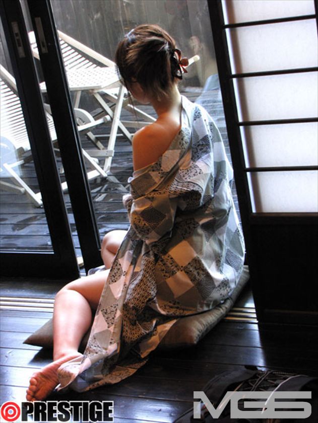 人妻不倫温泉 01  パッケージ