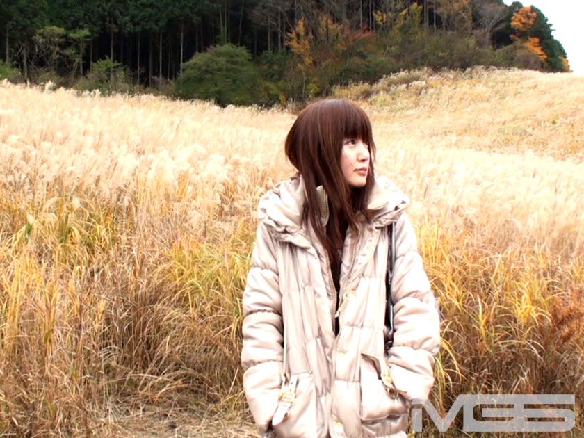 卑猥なマドンナ ゆい 旅へ  パッケージ