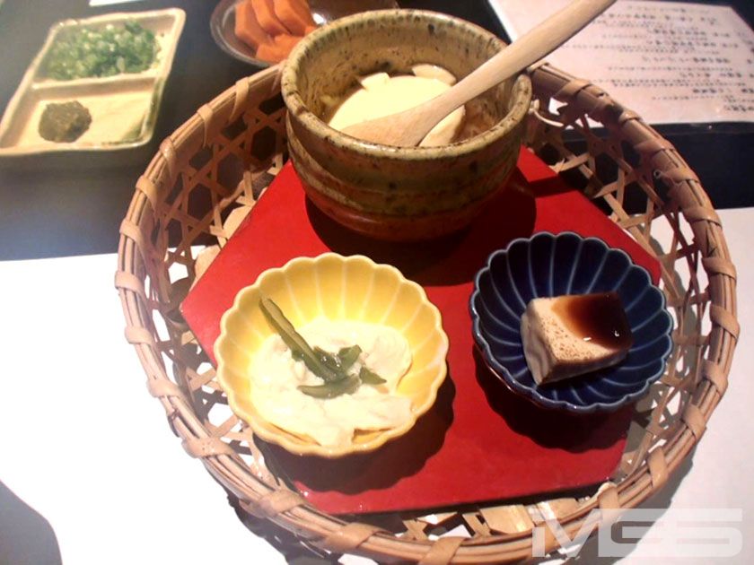 卑猥なマドンナ ゆい 旅へ  パッケージ