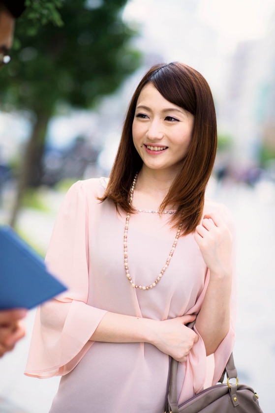 美乳・巨乳人妻ナンパ 淫らに燃える15人の奥様に俺の竿が天を向く  パッケージ