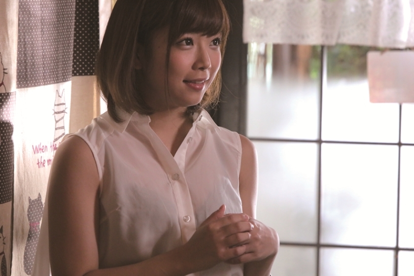 紗倉まな おしどり夫婦がこじんまり営む小料理屋NTR 常連客の一人と恋仲になってしまった女将  パッケージ