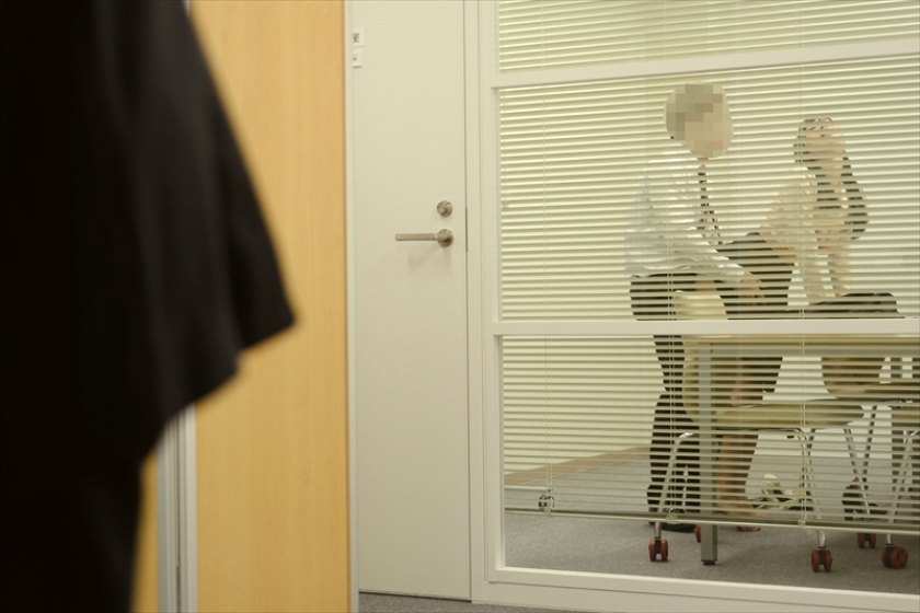 普段は地味だがエッチはド派手！！上司と社内不倫している隠れ巨乳の地味子ちゃんを寝取っちゃった俺 水城奈緒 河北はるな 白石りん  パッケージ