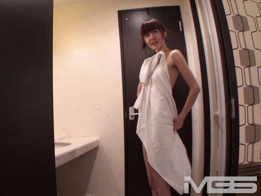 卑猥なマドンナ ゆい 旅へ  パッケージ