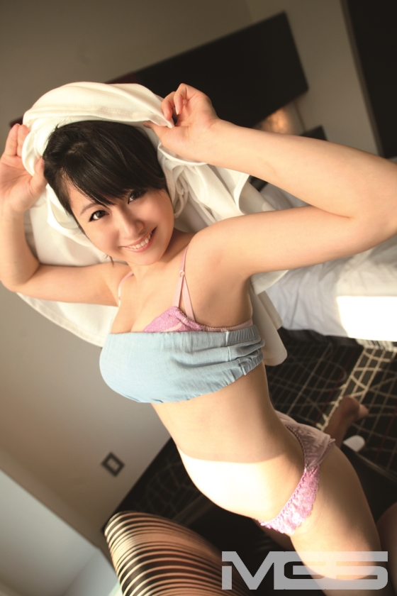 【絶対見ないでください】これだけ美人なら絶対顔バレするだろ…ってレベルの奥さんが旅先ナンパでまさかのお持ち帰り…。日本各地でヤられた素人美人妻 16人 4時間 地方で不倫  パッケージ