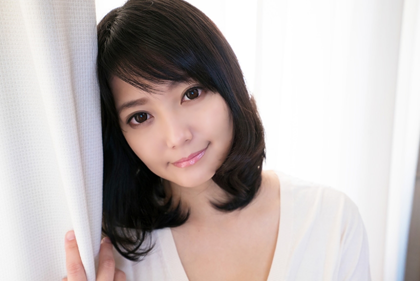 欲求不満の人妻に素股をお願いしたら愛液でヌルっと滑って生挿入！そのままミスって生中出し  パッケージ