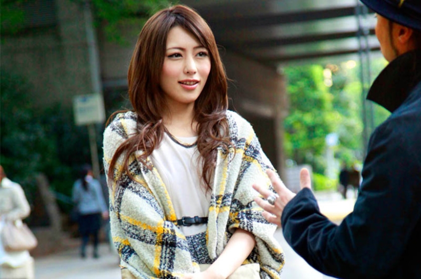 家庭は壊したくない！でもエッチはしたい人妻 妊娠必至の濃厚中出し 15人4時間  パッケージ